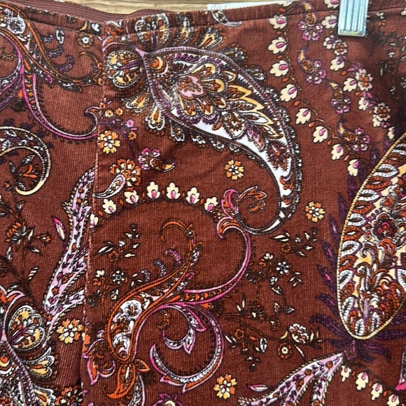 Women’s Hi-rise Pants - Picture 7 of 10